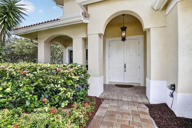 8210 Phoenician Court, Davie FL 33328 - Davie, FL - Photo 5