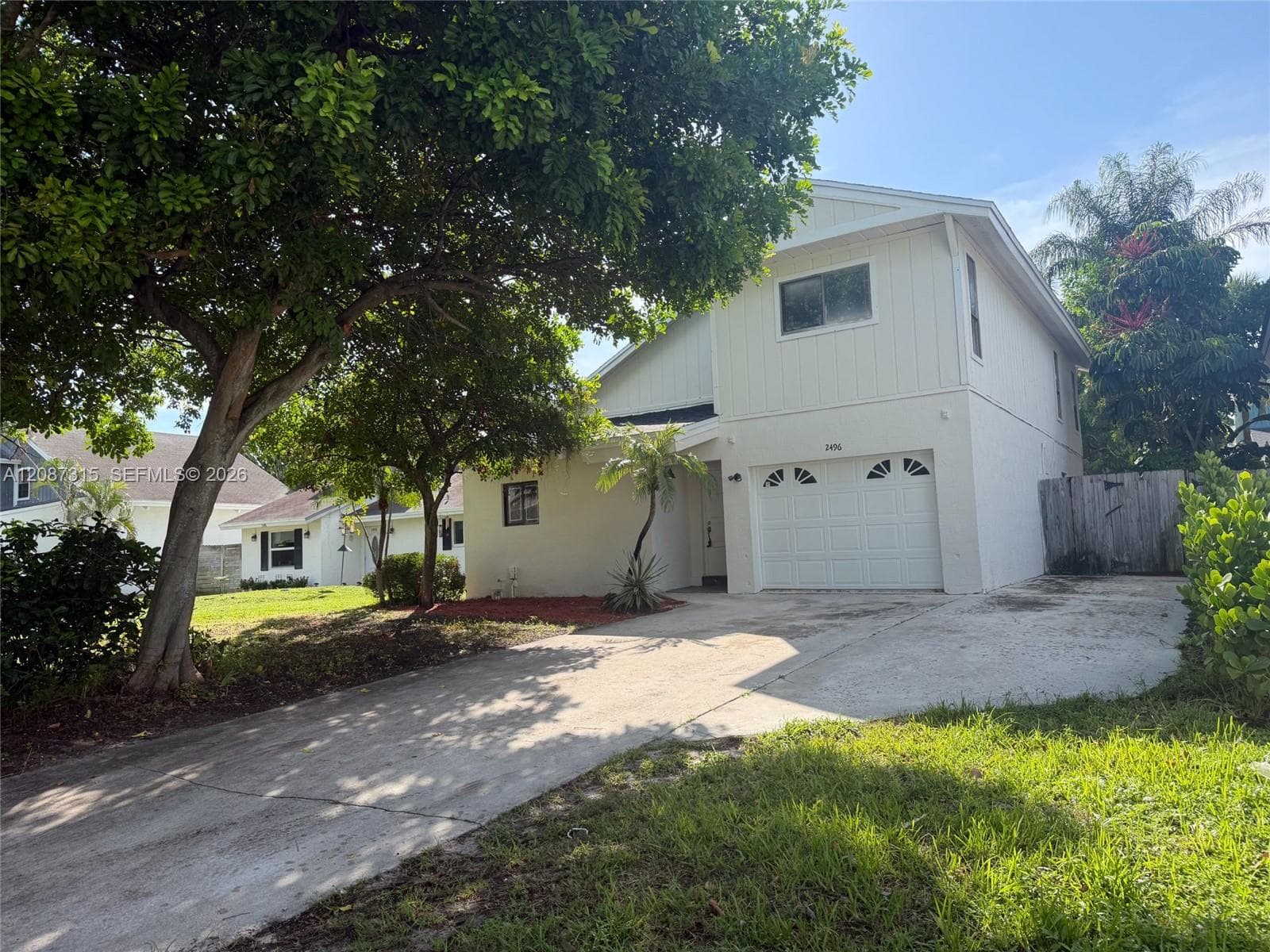2496 Douglas Ave, Delray Beach FL 33444 - Delray Beach, FL - Photo 1