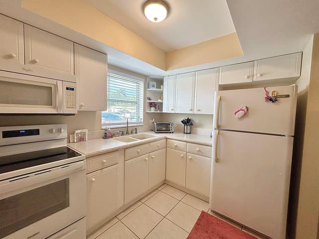 2811 Ashley Drive W, West Palm Beach FL 33415 - West Palm Beach, FL - Photo 2