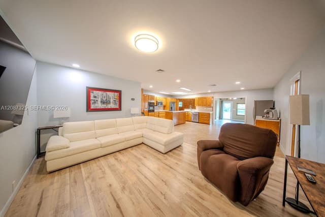 4391 SW 77th Ave, Davie FL 33328 - Davie, FL - Photo 2