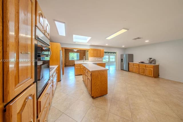 4391 SW 77th Ave, Davie FL 33328 - Davie, FL - Photo 6