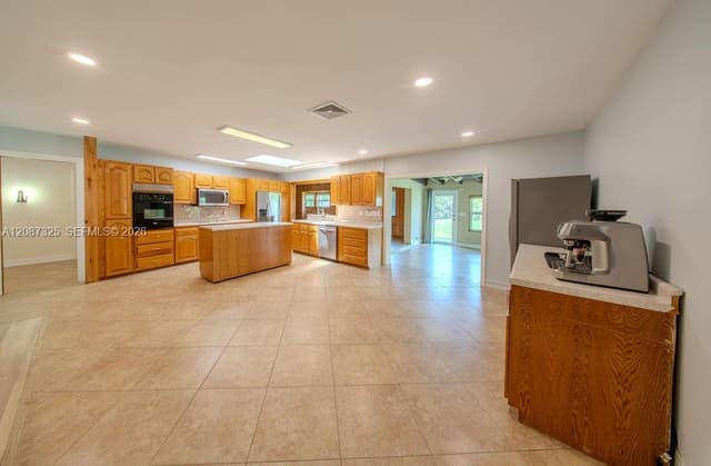 4391 SW 77th Ave, Davie FL 33328 - Davie, FL - Photo 7
