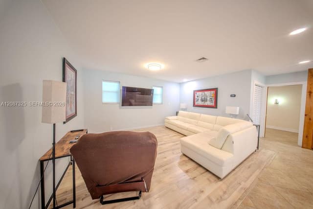 4391 SW 77th Ave, Davie FL 33328 - Davie, FL - Photo 3