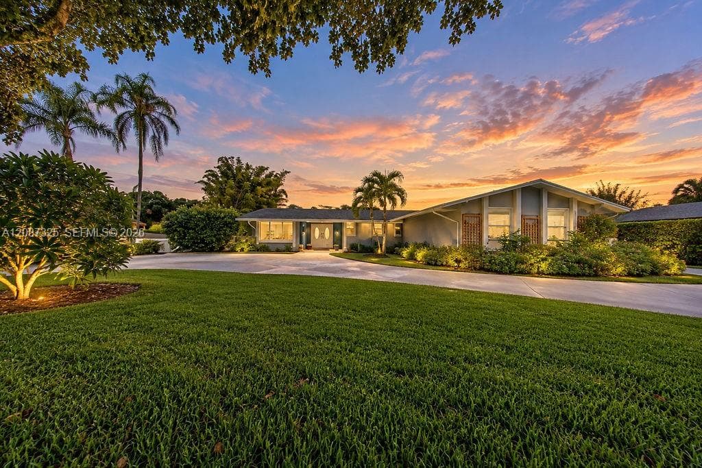 4391 SW 77th Ave, Davie FL 33328 - Davie, FL - Photo 1
