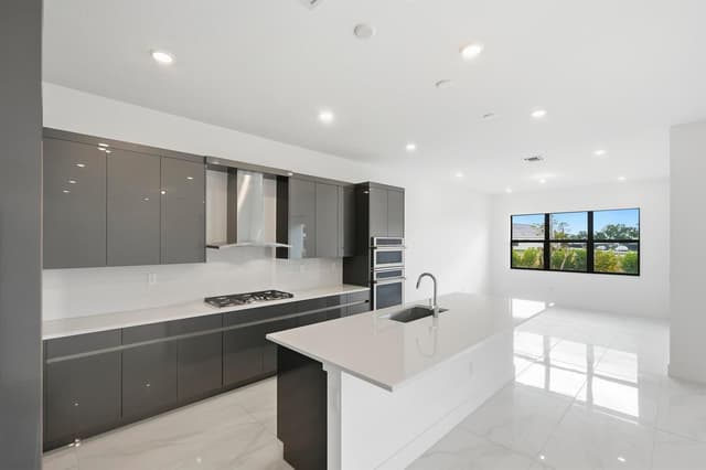 7707 Laurel Park Drive, Lake Worth FL 33449 - Lake Worth, FL - Photo 3