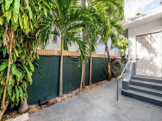 726 8th St, Miami Beach FL 33139 - Miami Beach, FL - Photo 3