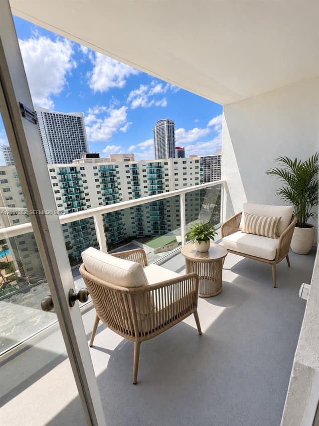 3725 S Ocean Dr # 1606, Hollywood FL 33019 - Hollywood, FL - Photo 2