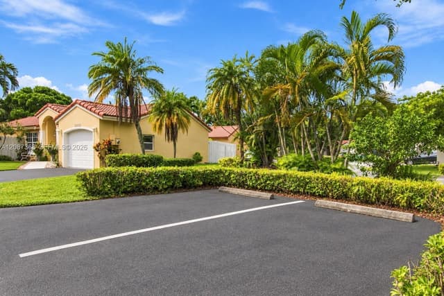 12720 NW 13th St, Sunrise FL 33323 - Sunrise, FL - Photo 4