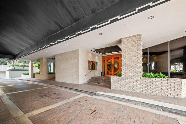 2 Grove Isle Dr # B1402, Miami FL 33133 - Miami, FL - Photo 5