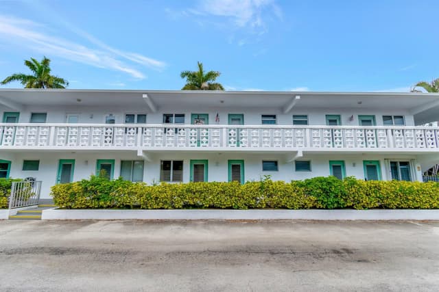 2161 NE 42nd Court, Lighthouse Point FL 33064 - Lighthouse Point, FL - Photo 2