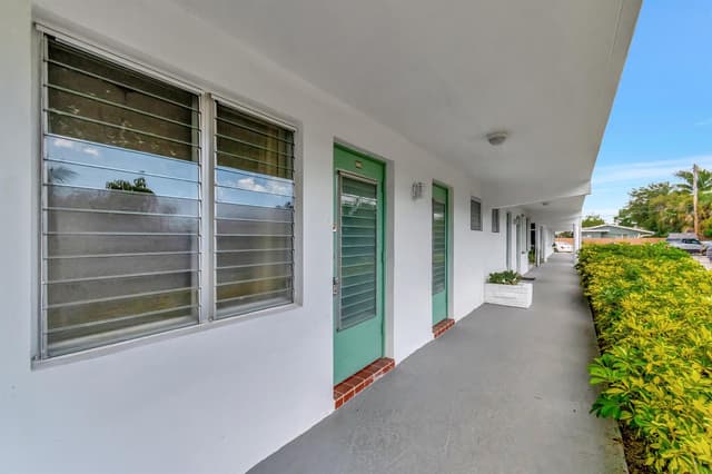 2161 NE 42nd Court, Lighthouse Point FL 33064 - Lighthouse Point, FL - Photo 4