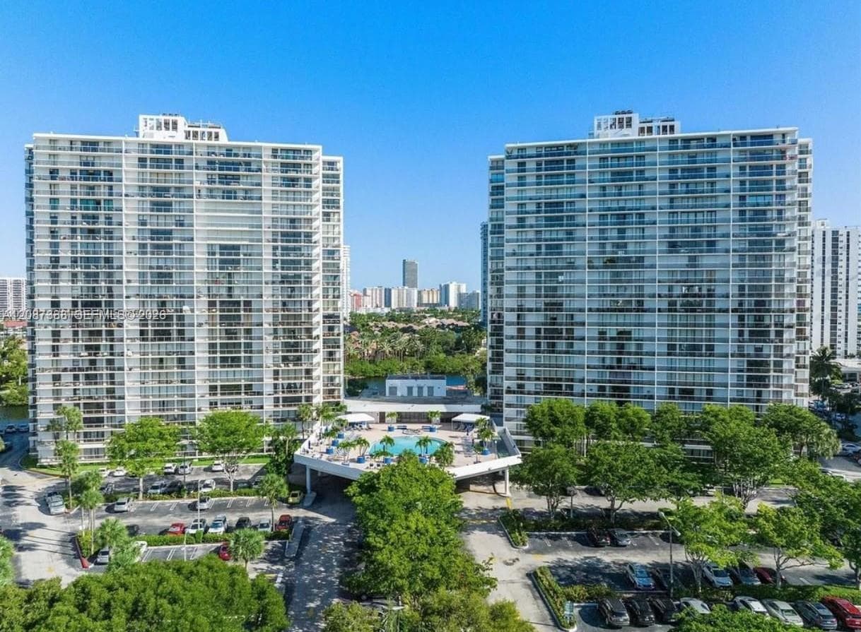 3701 N Country Club Dr # 1807, Aventura FL 33180 - Aventura, FL - Photo 1