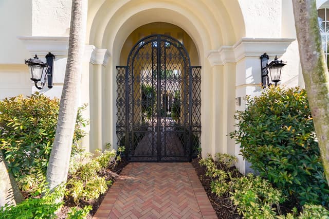 7555 Porto Vecchio Place, Delray Beach FL 33446 - Delray Beach, FL - Photo 3
