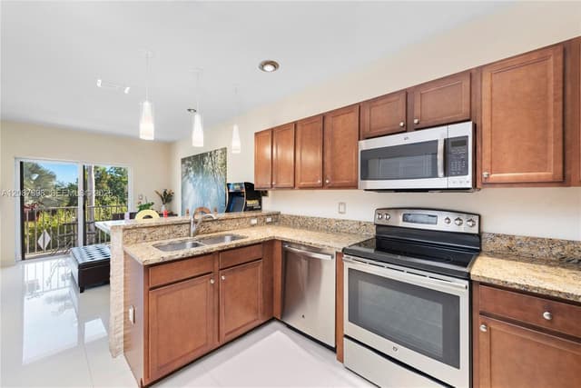 8800 NW 97th Ave # 204, Doral FL 33178 - Doral, FL - Photo 5