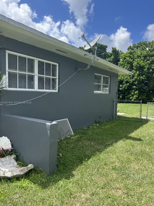 765 NW 12th St, Homestead FL 33030 - Homestead, FL - Photo 2