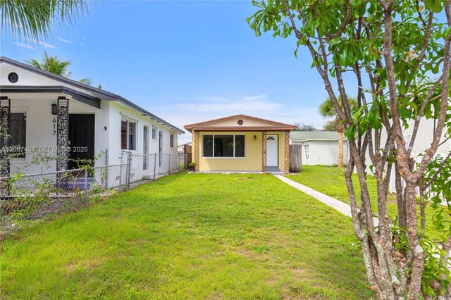 619 N D ST, Lake Worth FL 33460 - Lake Worth, FL - Photo 2