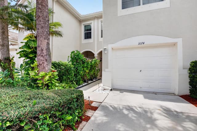 1074 Woodfield Road, FL 33415 - Photo 3