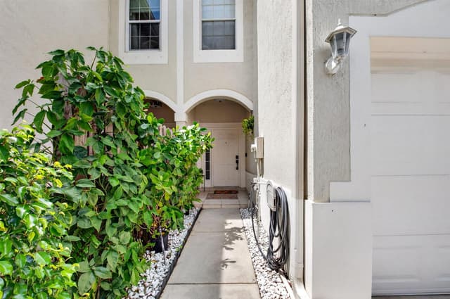 1074 Woodfield Road, FL 33415 - Photo 4
