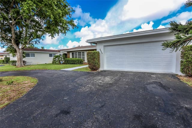 5017 ROOSEVELT Street, Hollywood FL 33021 - Hollywood, FL - Photo 2