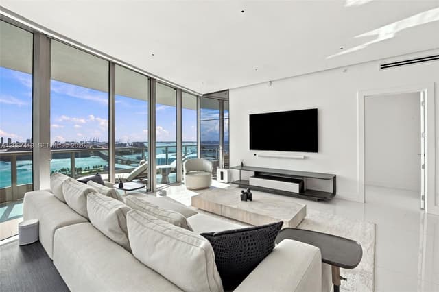 900 Biscayne Blvd # 2406, Miami FL 33132 - Miami, FL - Photo 3