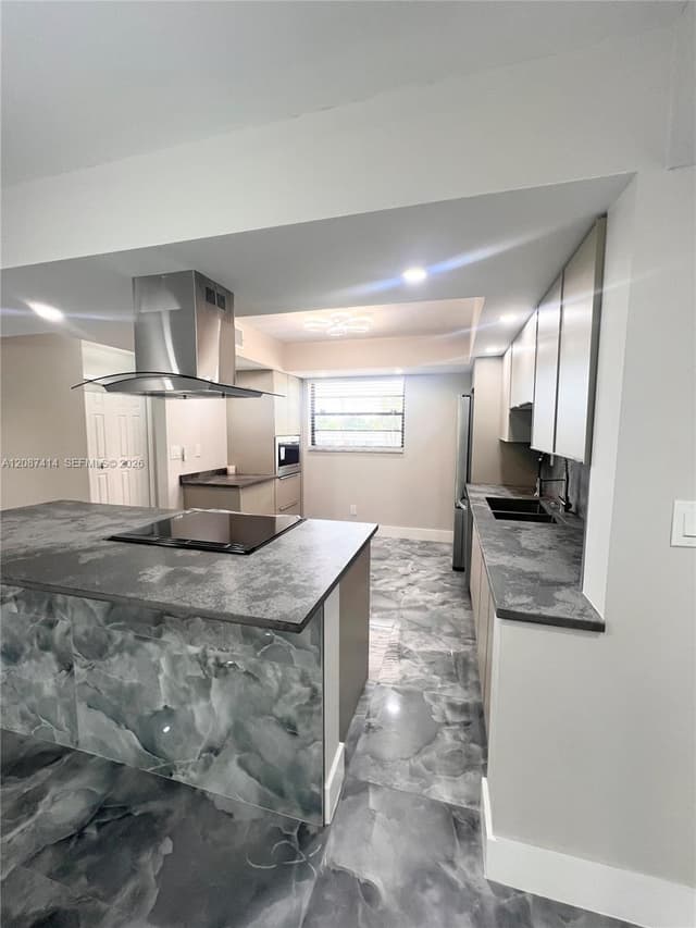 4930 E Sabal Palm Blvd # 206, Tamarac FL 33319 - Tamarac, FL - Photo 4