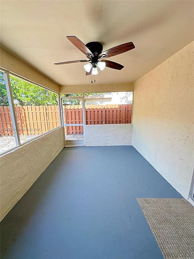 7921 SW 9th St, North Lauderdale FL 33068 - North Lauderdale, FL - Photo 6