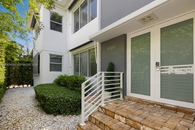 3909 Garden Ave, Miami Beach FL 33140 - Miami Beach, FL - Photo 2