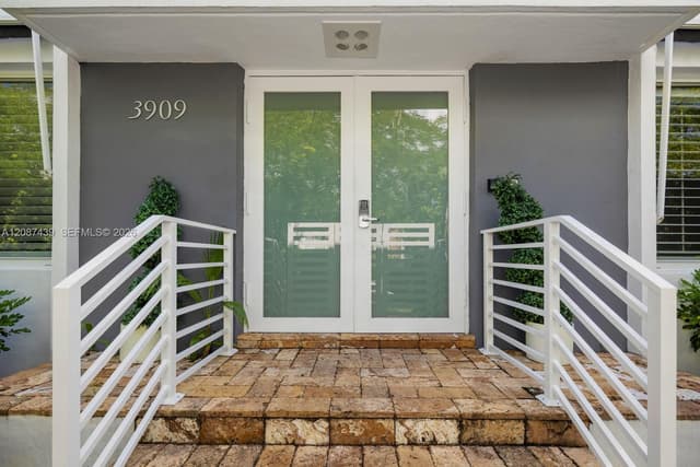 3909 Garden Ave, Miami Beach FL 33140 - Miami Beach, FL - Photo 5