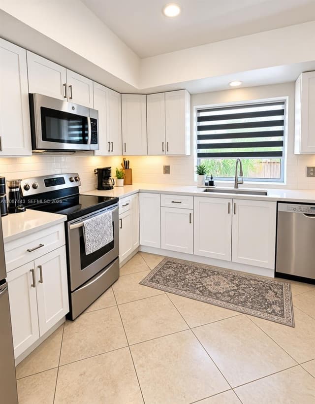 8284 SW 205th Ter, Cutler Bay FL 33189 - Cutler Bay, FL - Photo 6