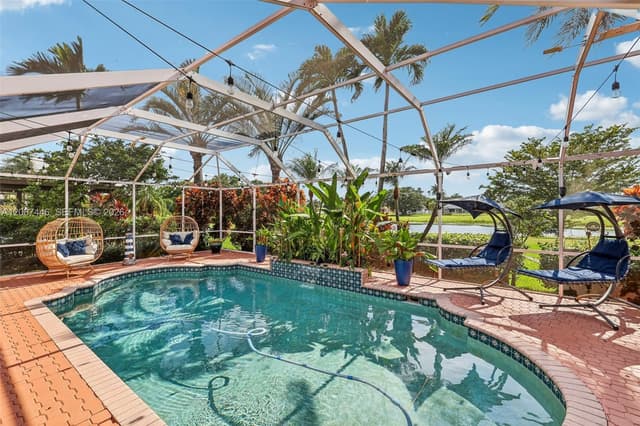 560 W Cypress Pointe Dr W, Pembroke Pines FL 33027 - Pembroke Pines, FL - Photo 3
