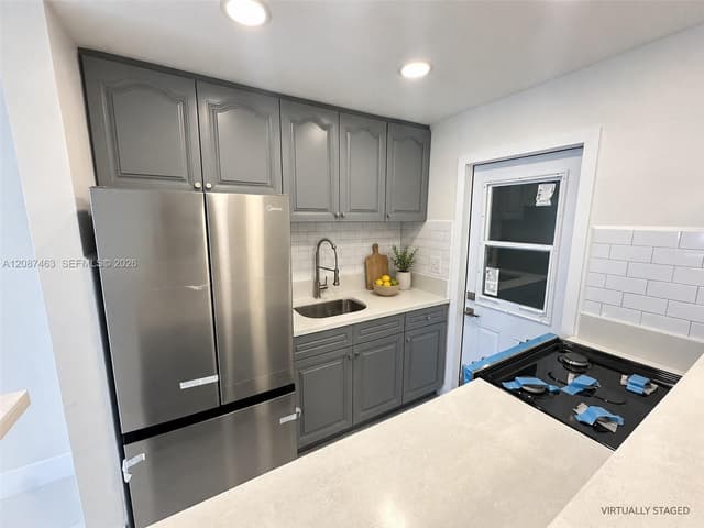 921 Jefferson Ave # 4E, Miami Beach FL 33139 - Miami Beach, FL - Photo 2
