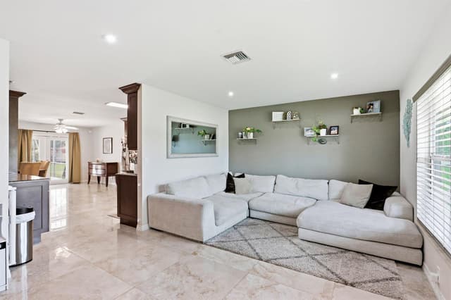 6101 CARTHAGE Circle S, Lake Worth FL 33463 - Lake Worth, FL - Photo 5