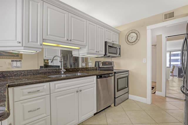 4200 N OCEAN Drive # 403, Riviera Beach FL 33404 - Riviera Beach, FL - Photo 4