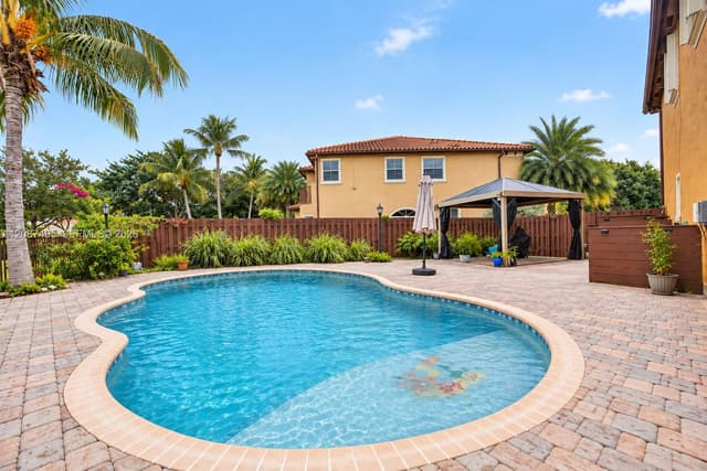 2644 SW 152nd Pl, Miami FL 33185 - Miami, FL - Photo 2