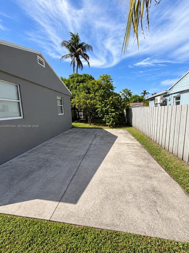 1418 NW 101st St, Miami FL 33147 - Miami, FL - Photo 6