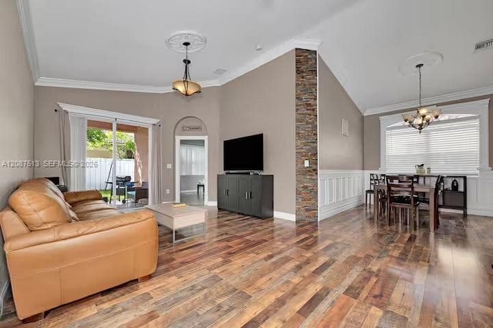 2327 NE 37th Ter, Homestead FL 33033