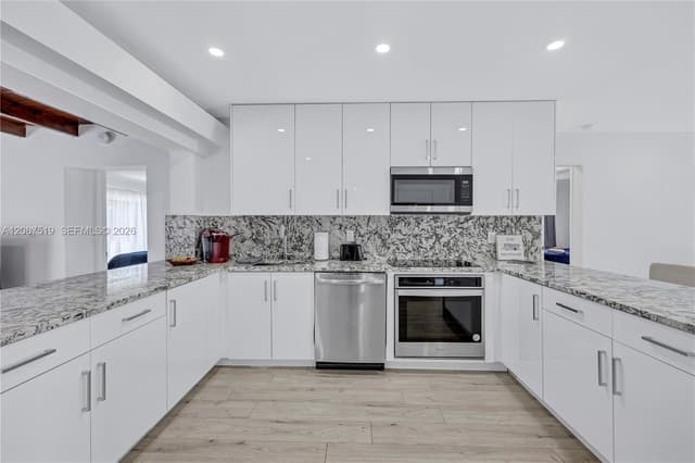 217 N 31st Ave, Hollywood FL 33021 - Hollywood, FL - Photo 7