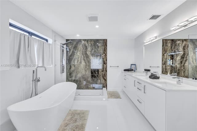 217 N 31st Ave, Hollywood FL 33021 - Hollywood, FL - Photo 4