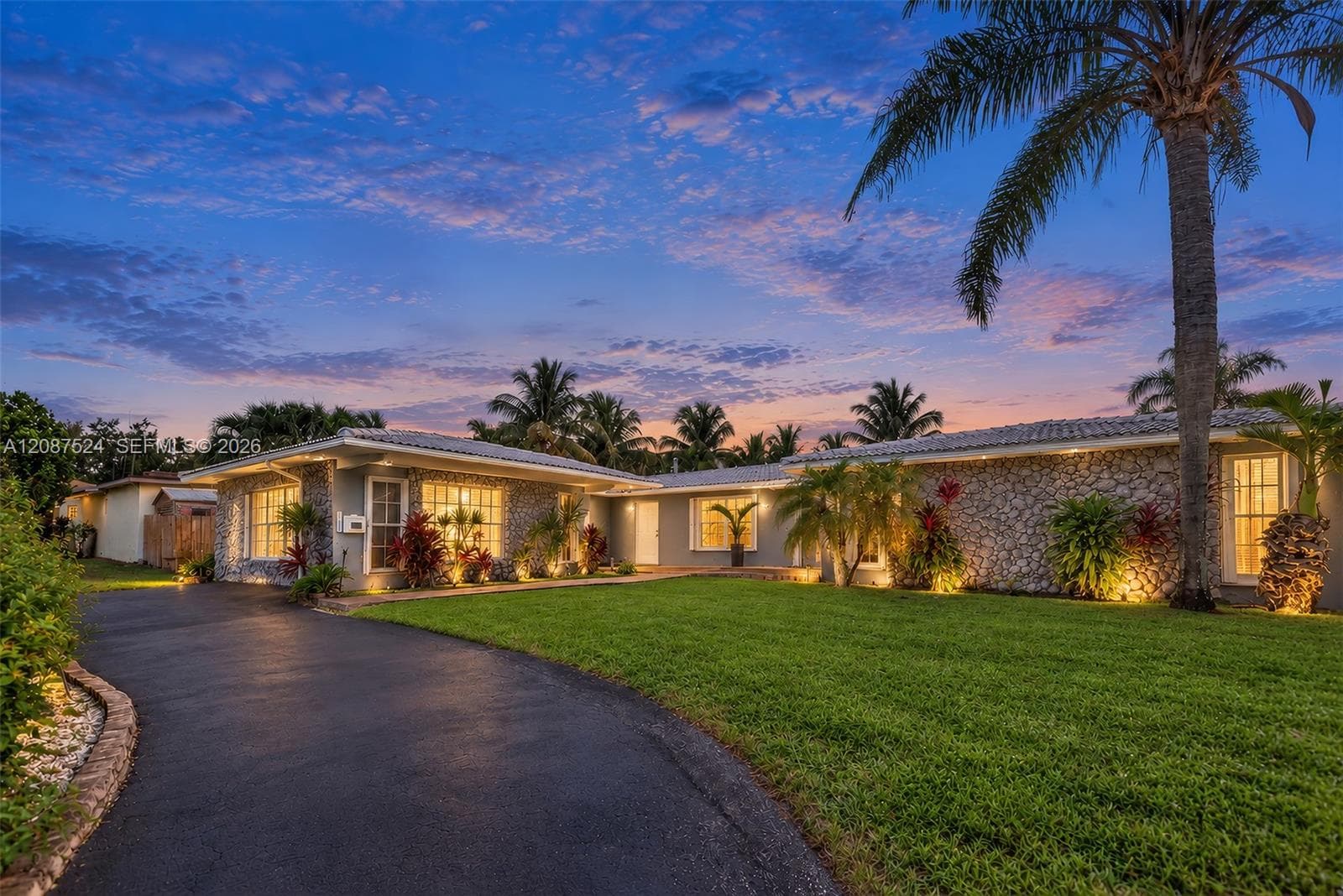 19885 NE 22nd Ave, Miami FL 33180 - Miami, FL - Photo 1