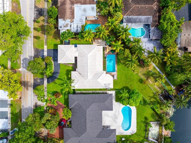 19885 NE 22nd Ave, Miami FL 33180 - Miami, FL - Photo 5