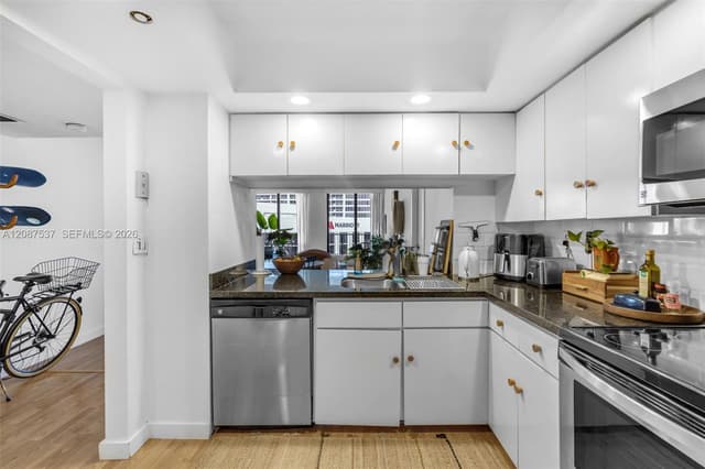 555 NE 15th St # D, Miami FL 33132 - Miami, FL - Photo 7