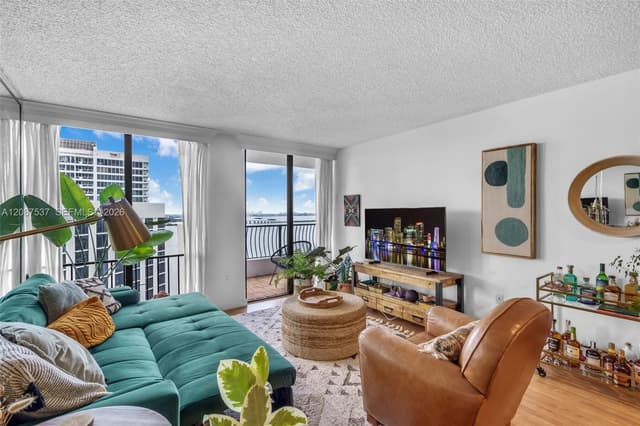 555 NE 15th St # D, Miami FL 33132 - Miami, FL - Photo 4