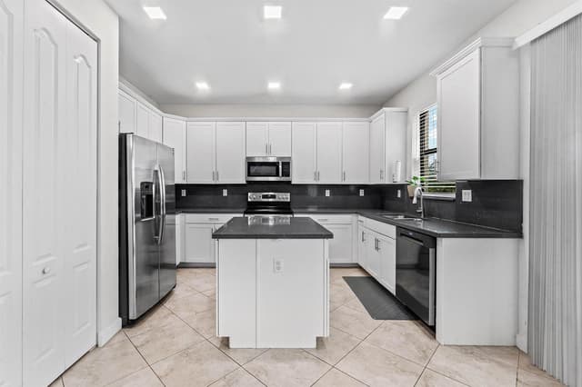 8826 Sea Chase Drive, Lake Worth FL 33467 - Lake Worth, FL - Photo 5