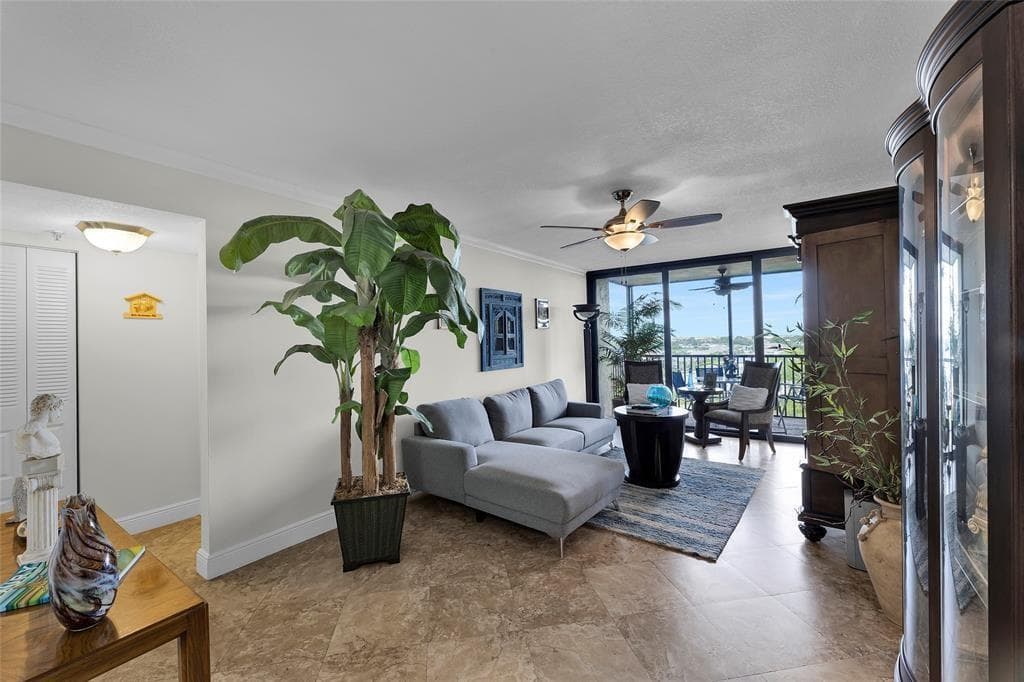 105 LAKE EMERALD Drive # 711, Oakland Park FL 33309 - Oakland Park, FL - Photo 1