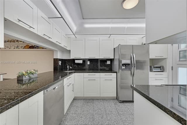 240 Galen Dr # 110, Key Biscayne FL 33149 - Key Biscayne, FL - Photo 6