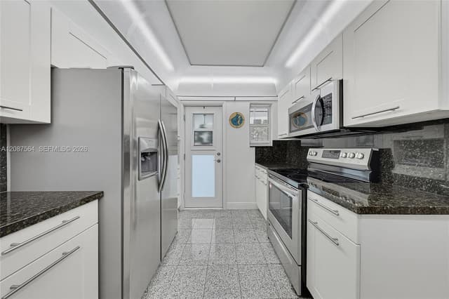 240 Galen Dr # 110, Key Biscayne FL 33149 - Key Biscayne, FL - Photo 7