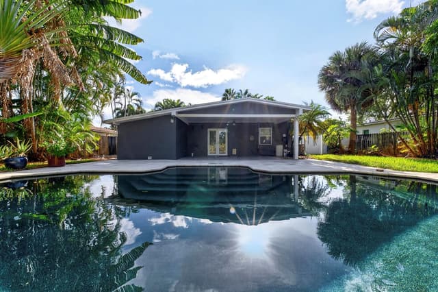 1605 NE 16th Avenue, Fort Lauderdale FL 33305 - Fort Lauderdale, FL - Photo 2