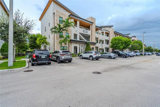 7809 NW 104th Ave # 31, Doral FL 33178 - Doral, FL - Photo 2