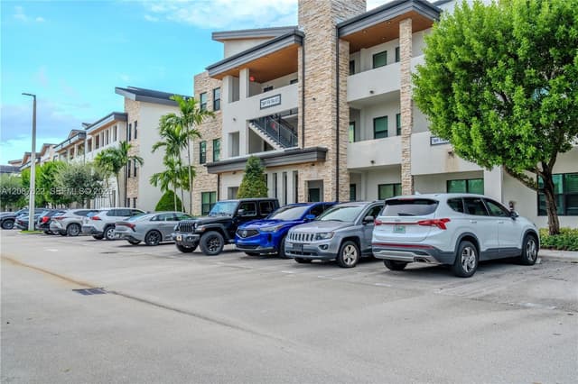 7809 NW 104th Ave # 31, Doral FL 33178 - Doral, FL - Photo 4
