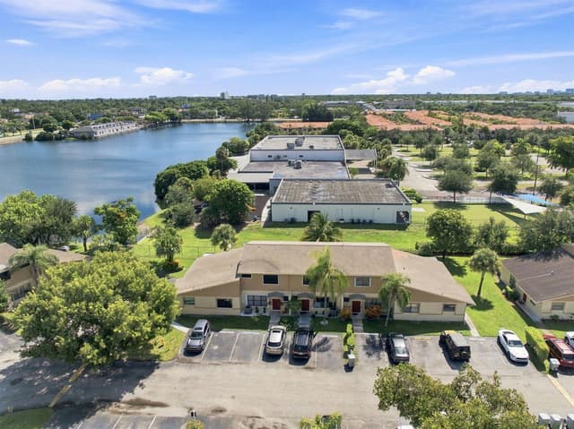 3370 Beau Rivage Drive # 3G, Pompano Beach FL 33064 - Pompano Beach, FL - Photo 2